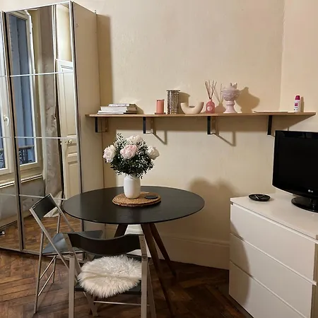 Typiquement Parisien Cosy Appartamento Parigi
