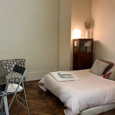 Typiquement Parisien Cosy Appartamento